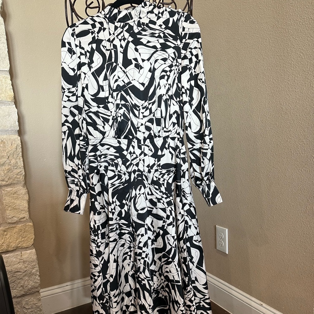 Women’s Black/White Satin, Patterned, Asymmetrical Mock Neck Dress — image 4 of 8